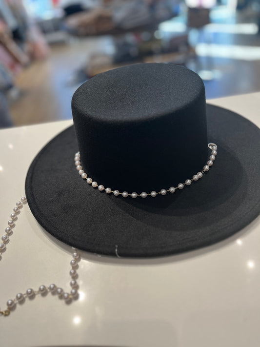 Blair Top Hat with Pearl Chain